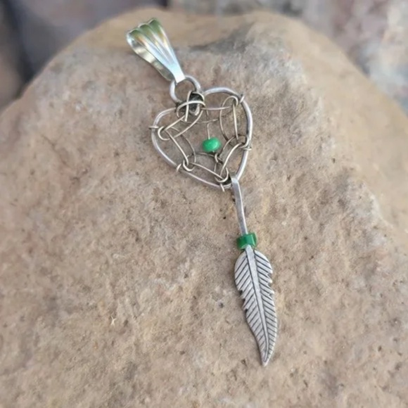 Handwoven 925 Native American Dreamcatcher Feather Pendant - Picture 1 of 6